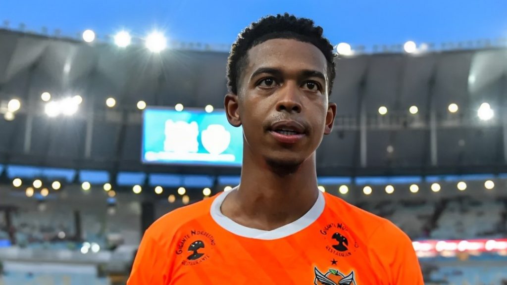 Carlinhos foi dispensado pelo Corinthians - Foto: Thiago Ribeiro/AGIF.