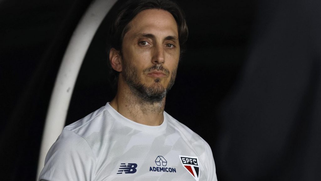 São Paulo quer atravessar o Corinthians por lateral de 31 anos - Foto: Rubens Chiri/São Paulo FC.
