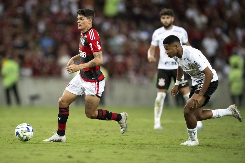 Timão enfrenta o Flamengo no Rio de Janeiro - Foto: Jorge Rodrigues/AGIF.