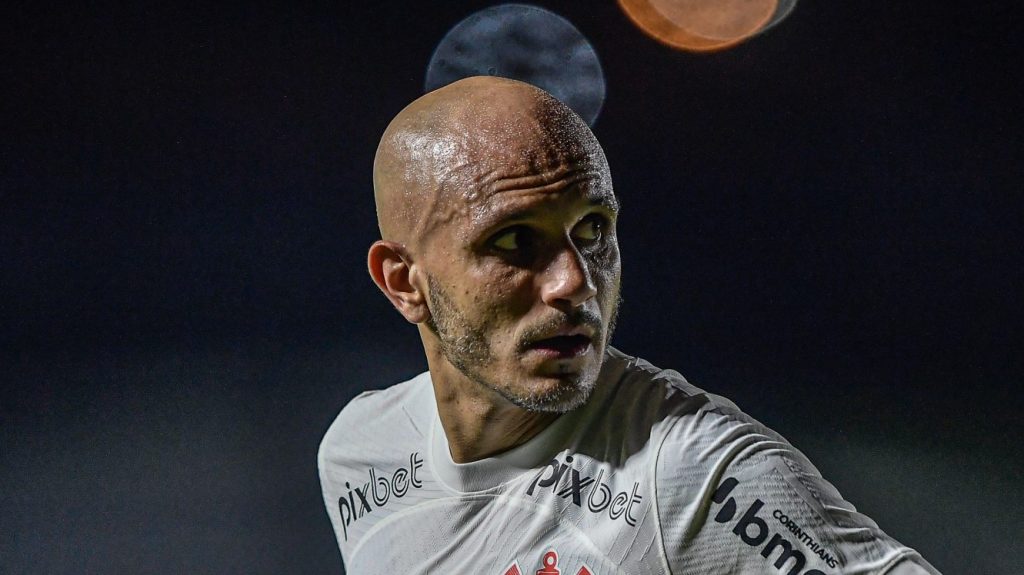 Foto: Thiago Ribeiro/AGIF - Fábio Santos ajudou na vaquinha da torcida do Corinthians.