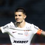 Foto: Leonardo Lima/AGIF - Léo Maná pode ser titular pelo Corinthians.