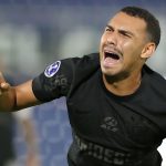 Matheuzinho é a única boa opção no setor ao Corinthians - Foto: Christian Alvarenga/Getty Images.