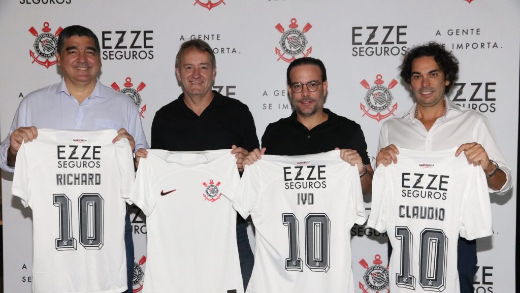Ezze fechou acordo com o Timão em 2023 - Foto: Site oficial do clube.