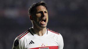 Jonathan Calleri elogia meia do Corinthians - Foto: Rubens Chiri/saopaulofc.net.