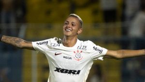 Foto: Leonardo Lima/AGIF - Kayke ainda não renovou com o Corinthians.