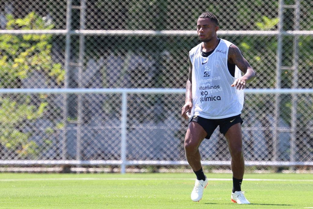 Reforço jogou apenas uma partida no Alvinegro - Foto: Marcello Zambrana/AGIF.