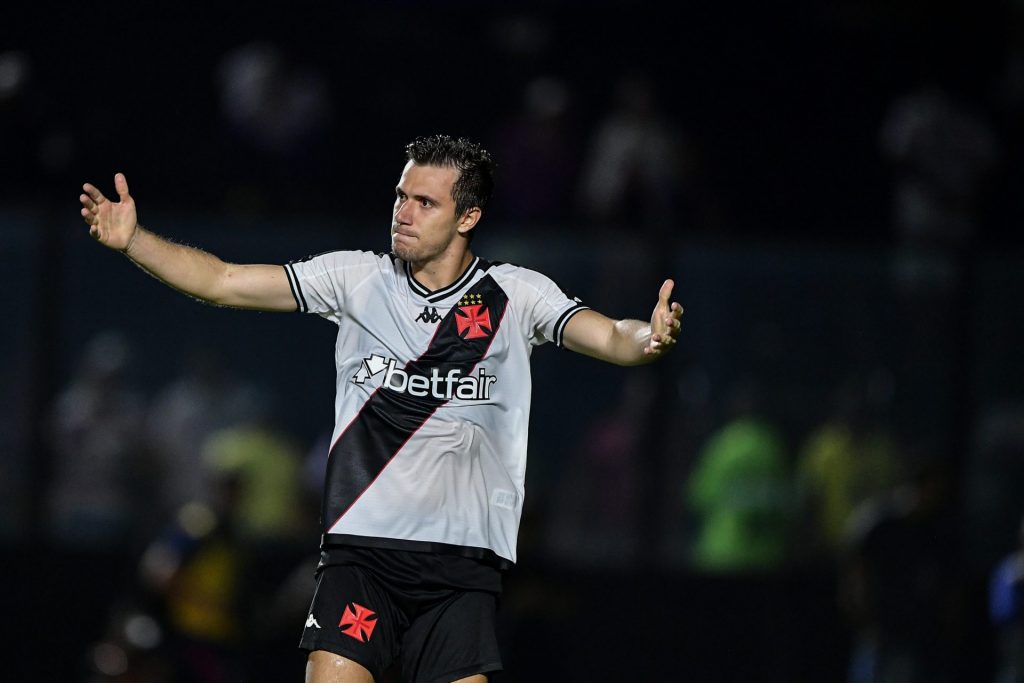 Lateral vive grande fase no Vasco - Foto: Thiago Ribeiro/AGIF.