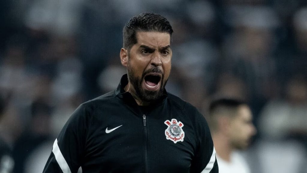 Foto: Rodrigo Coca/Ag. Corinthians - António Oliveira pode ser demitido.