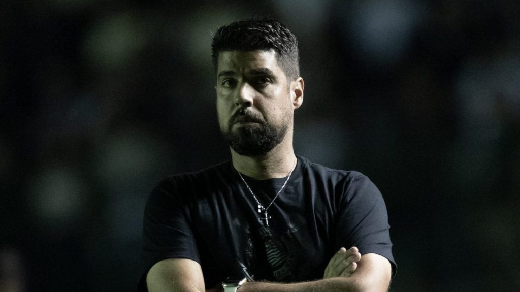 Foto: Rodrigo Coca/Ag.Corinthians - António Oliveira foi mantido.