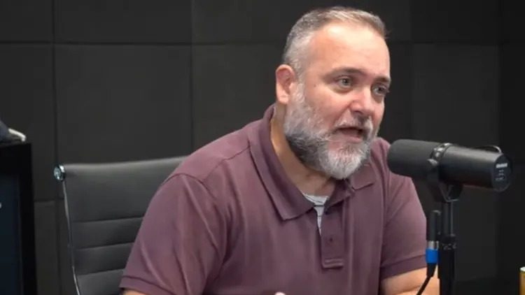 Foto: Reprodução/Youtube/Meu Timão - Rozallah Santoro 'solta o verbo' no Corinthians.