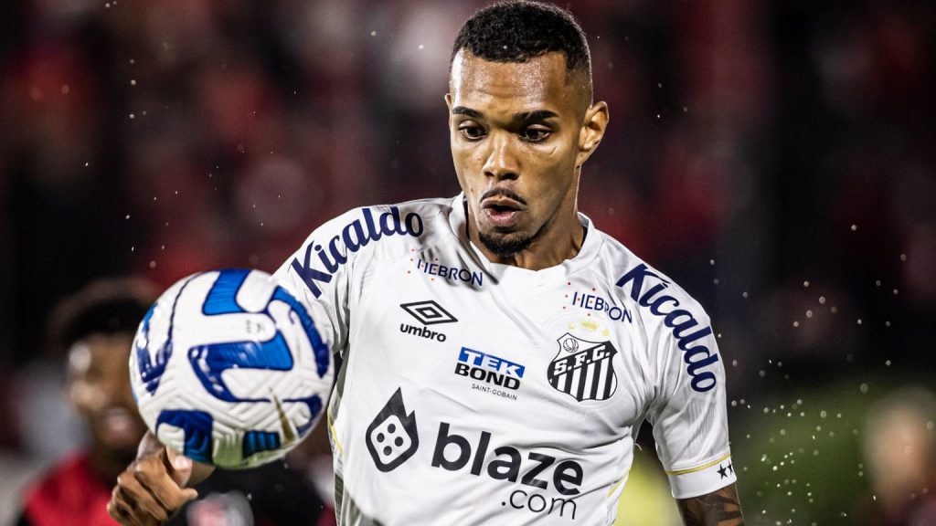 Jogador atuará no Burnley-ING - Foto: Raul Baretta/Santos FC.