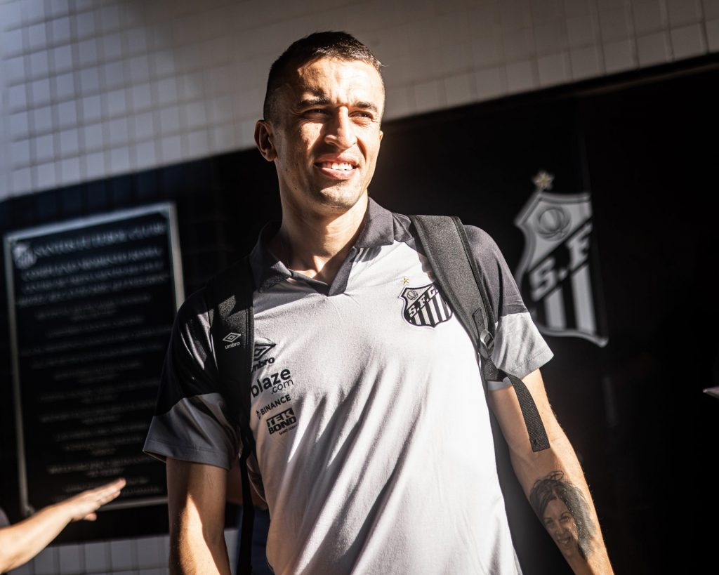 Schmidt faz grande temporada no Santos - Foto: Raul Baretta/Santos FC.