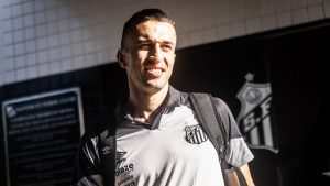 Schmidt esteve na mira do Corinthians - Foto: Raul Baretta/Santos FC.
