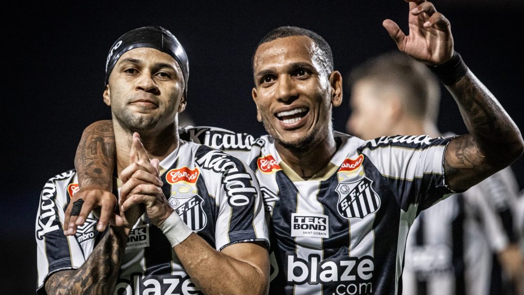 Otero, do Santos, já defendeu o Corinthians - Foto: Raul Baretta.