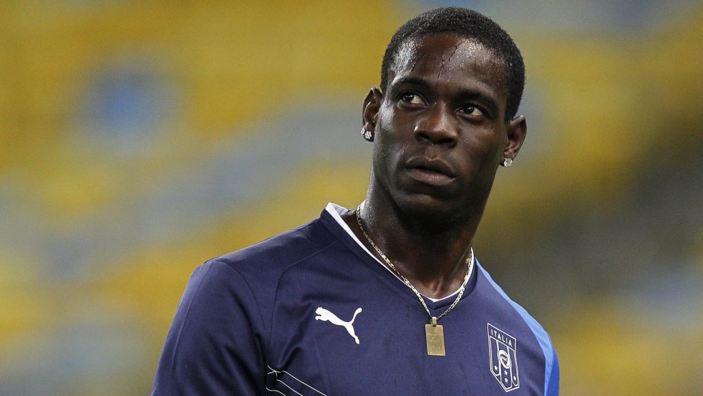 Augusto não quis avançar por Balotelli - Foto: Wagner Meier/AGIF.