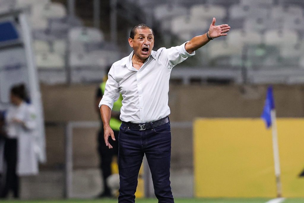 Foto: Gilson Lobo/AGIF - Ramón Díaz pode sair em breve do Corinthians.