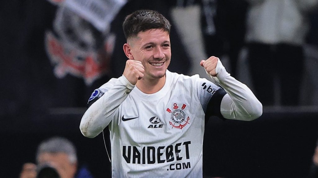 Foto: Ettore Chiereguini/AGIF - Corinthians entra em campo novamente pelo Brasileirão.