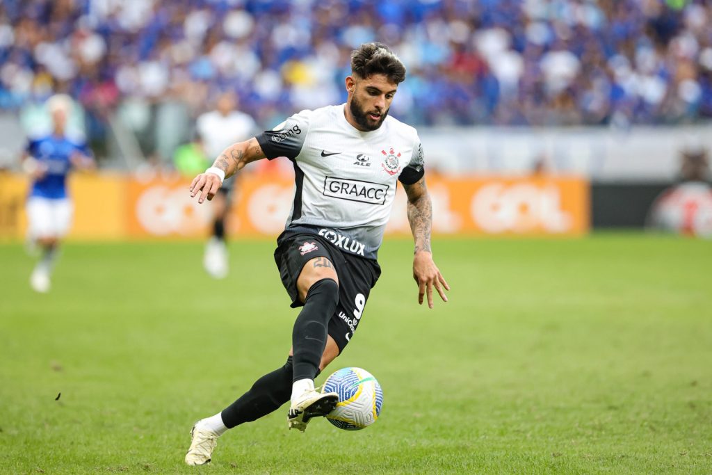 Foto: Gilson Lobo/AGIF - Yuri Alberto surpreendeu a todos no Corinthians.
