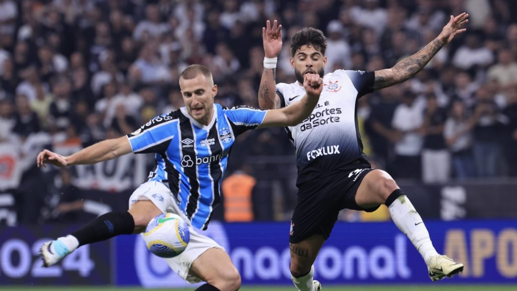 Timão e Grêmio não saíram do empate - Foto: Marcello Zambrana/AGIF.