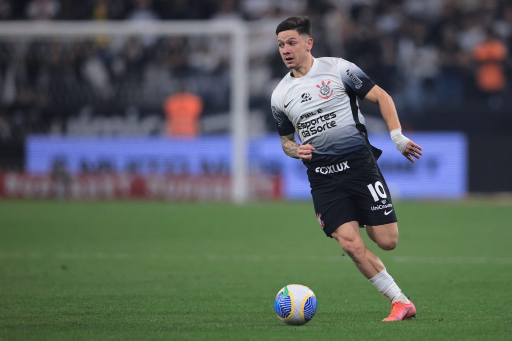 Foto: Ettore Chiereguini/AGIF - Corinthians encara o Galo.