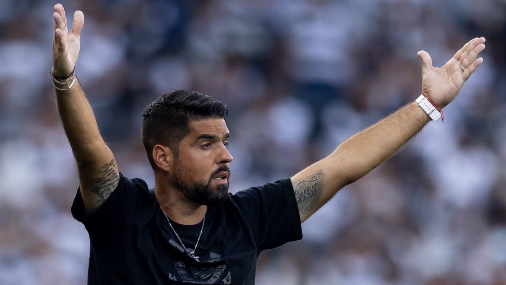 Foto: Rodrigo Coca/Ag. Corinthians - António Oliveira comentou sobre o período em que esteve no Timão.