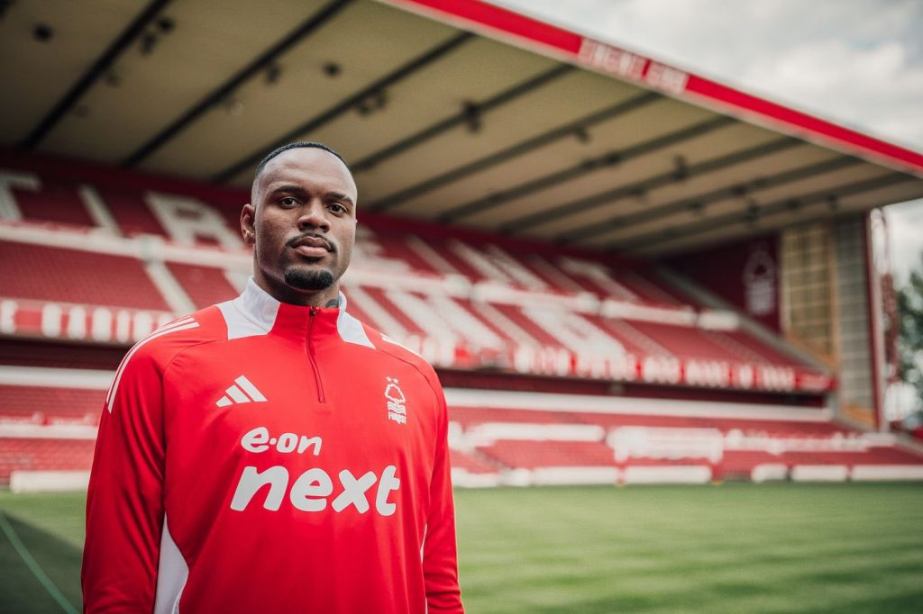 Arqueiro de 25 anos fechou com o Nottingham-ING - Foto: Divulgação/Nottingham Forest.