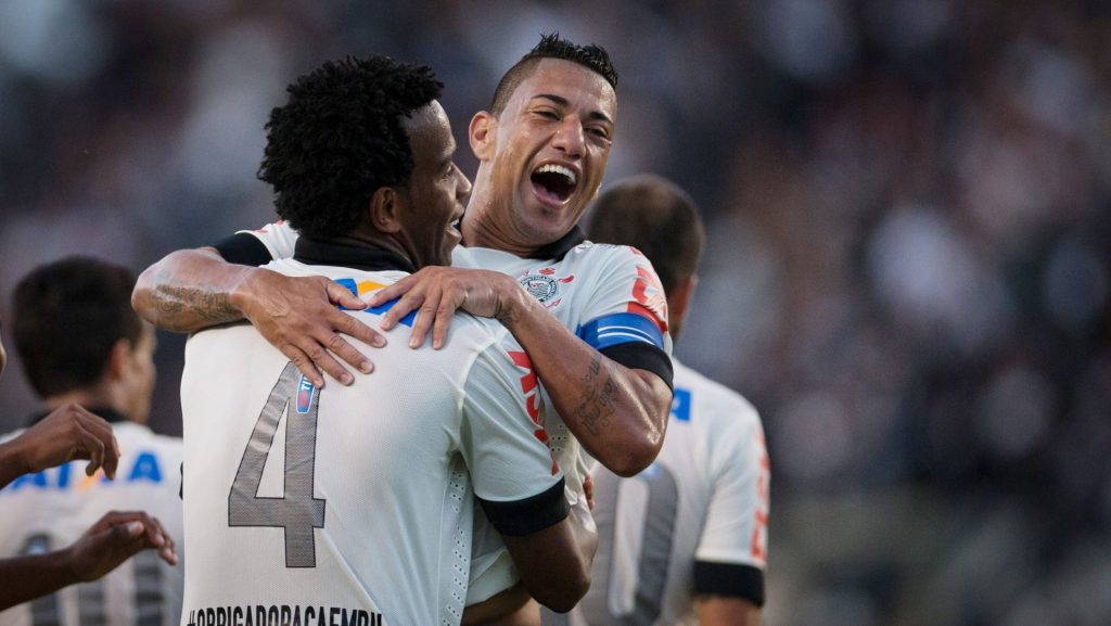 Volante queria se aposentar no Timão, mas desistiu - Foto: Getty Images.