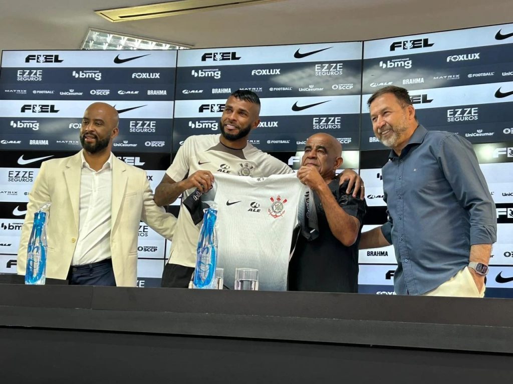 Alex Santana foi apresentado pelo Corinthians - (Foto: André da Silva Costa/Gazeta Press).