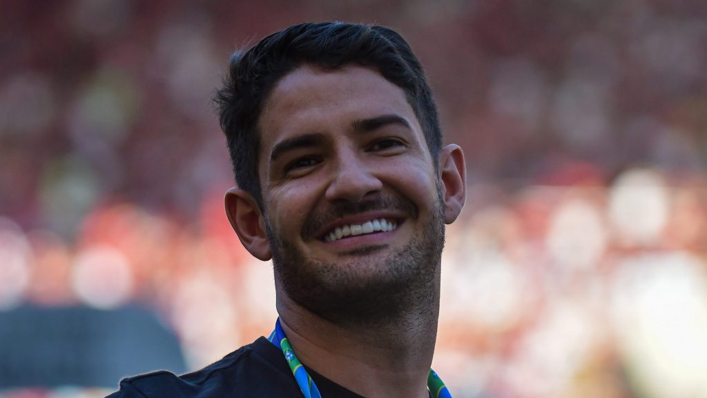 Foto: Thiago Ribeiro/AGIF - Pato compara torcida do Corinthians com rival.