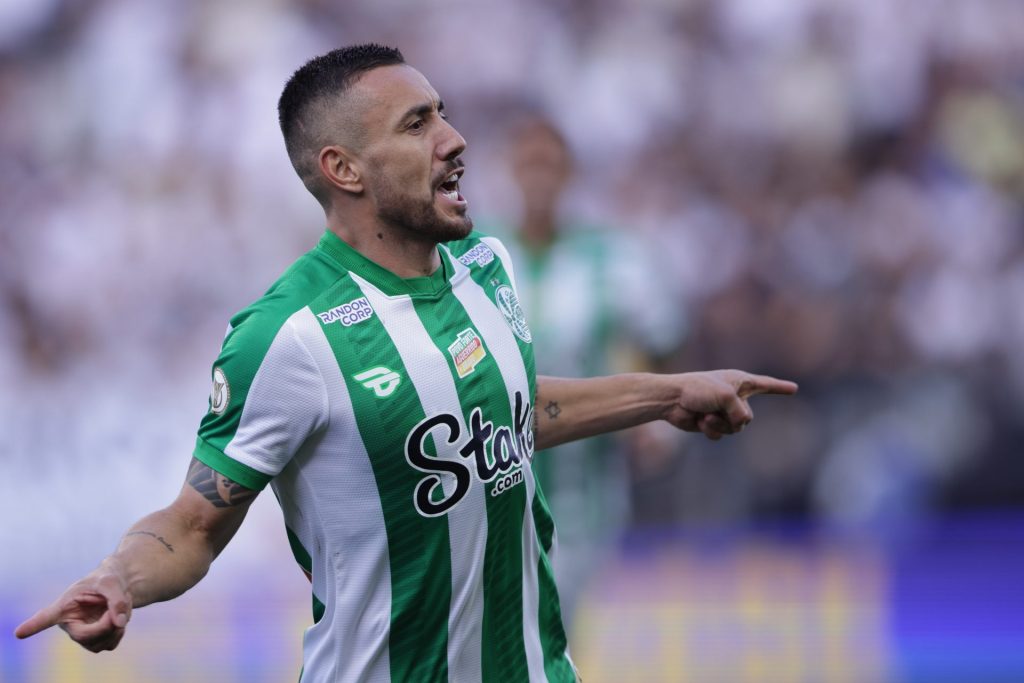 Gol de Alan Ruschel deveria ser anulado - Foto: Ettore Chiereguini/AGIF.