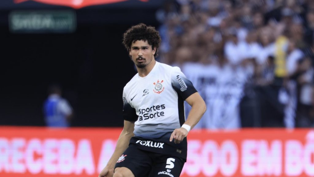 Foto: Marcello Zambrana/AGIF - Corinthians encara o Grêmio nesta quarta.