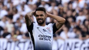 Foto: Marcello Zambrana/AGIF - Raniele preocupa o Corinthians.