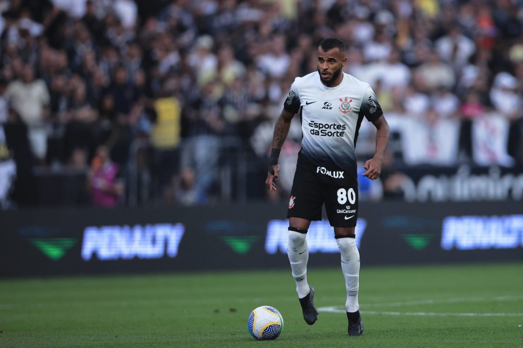 Foto: Ettore Chiereguini/AGIF - Alex Santana pode voltar a ser relacionado no Corinthians.