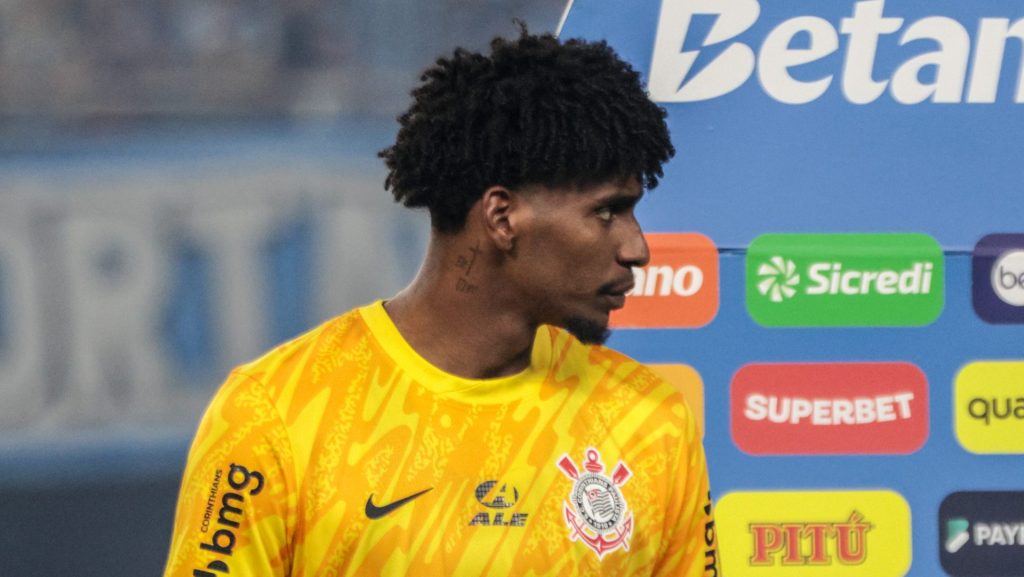Foto: Robson Mafra/AGIF - Hugo deve ficar no Corinthians.