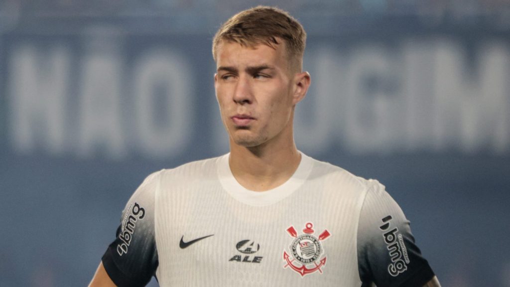 Charles não agradou ao ídolo do Corinthians - Foto: Robson Mafra/AGIF.