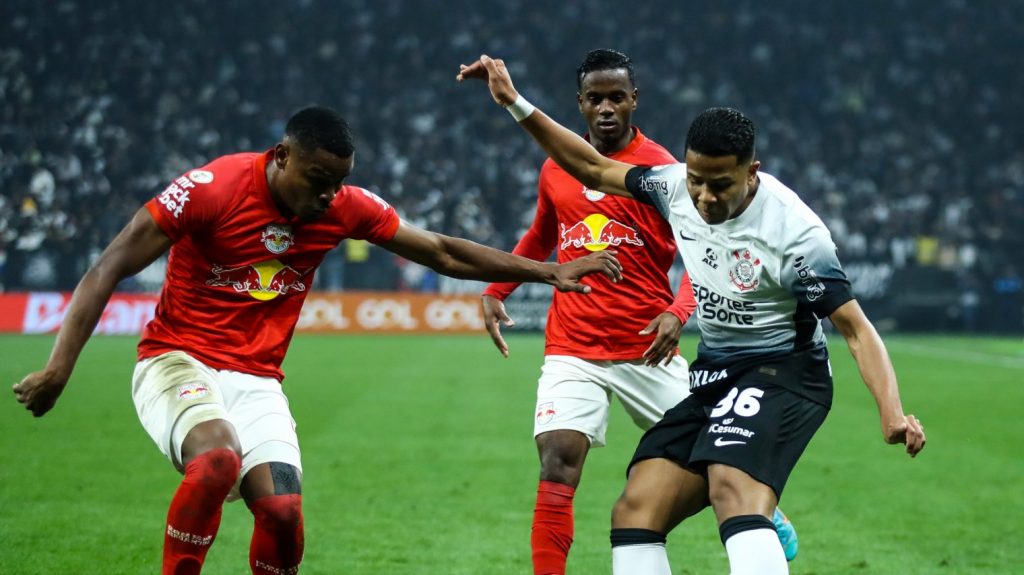 Foto: Marco Miatelo/AGIF - Vidente faz 'previsão' de Corinthians x RB Bragantino.