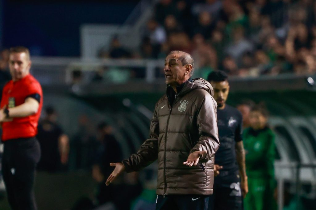 Treinador admitiu que o time deixou a desejar - Técnico não gostou do que viu - Foto: Luiz Erbes/AGIF..