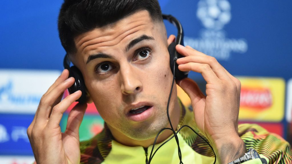 Foto: Nathan Stirk/Getty Images - João Cancelo repercutiu no Corinthians.