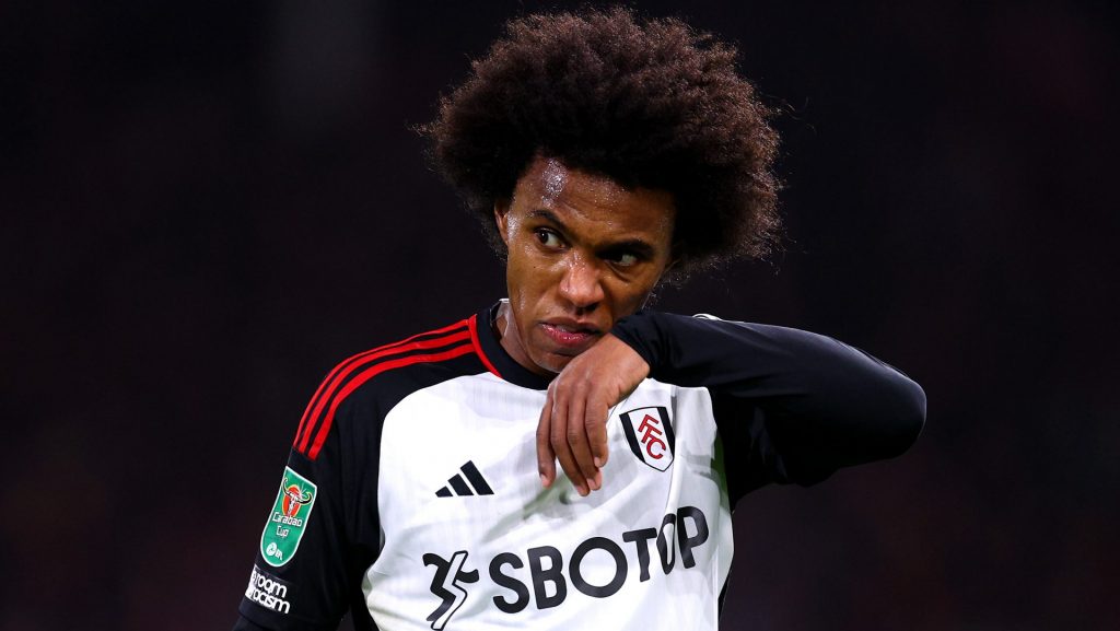 Atacante estava no Fulham - Foto: Clive Rose/Getty Images.