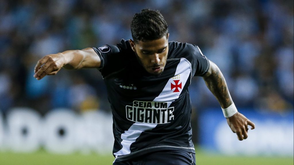 Lateral se formou na base do Vasco - Foto: Gabriel Rossi/Getty Images.