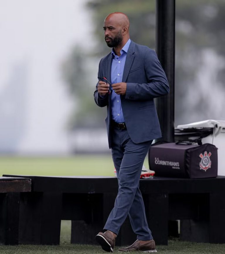 Foto: Rodrigo Coca/Ag. SCCP- Fabinho Soldado vem tomando decisões nos bastidores do Corinthians.