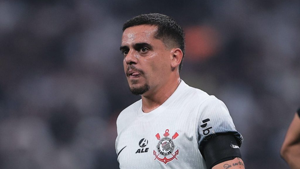 Foto: Ettore Chiereguini/AGIF - Fagner deve jogar pelo Cruzeiro em 2025.