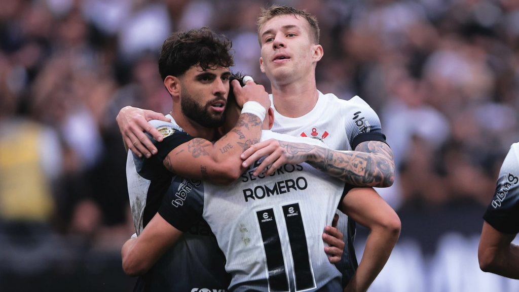 Timão jogou bem contra o Atlético-GO - Foto: Ettore Chiereguini/AGIF.