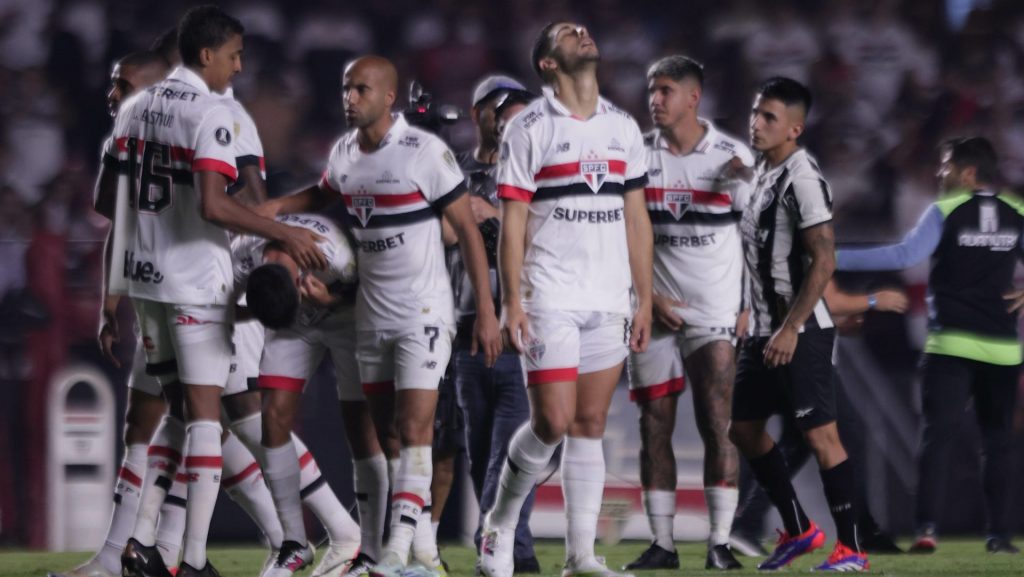 Rival acabou de ser eliminado na Libertadores - Foto: Ettore Chiereguini/AGIF.