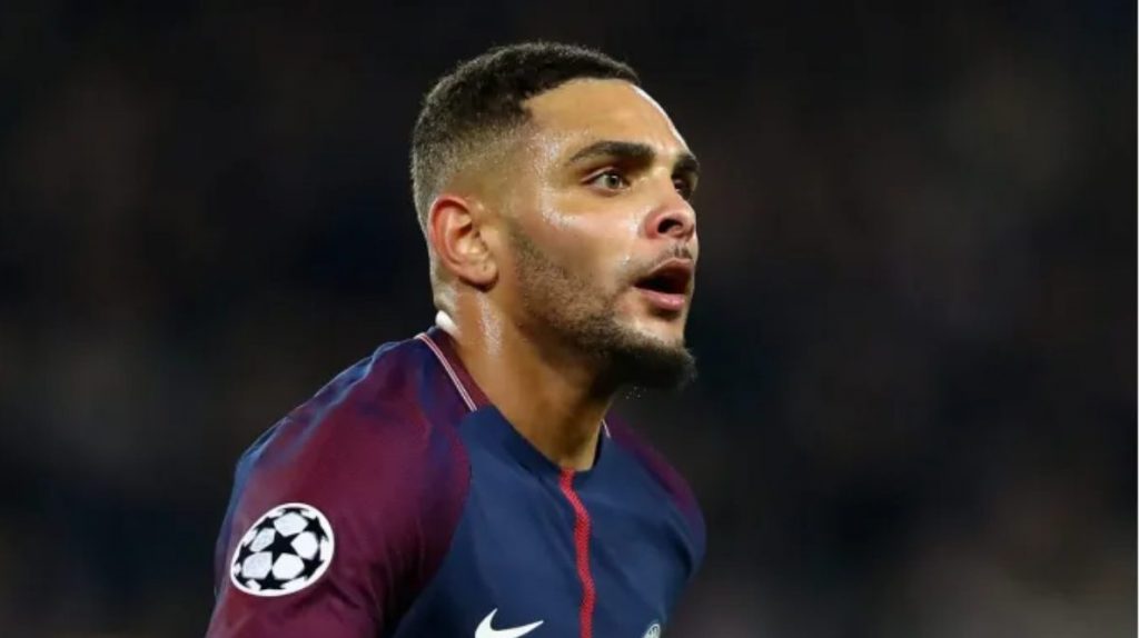 Foto: Dean Mouhtaropoulos/Getty Images - Kurzawa agitou a torcida do Corinthians.