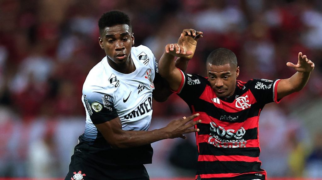 Corinthians e Flamengo se enfrentam neste domingo (1) - Foto: Buda Mendes/Getty Images.