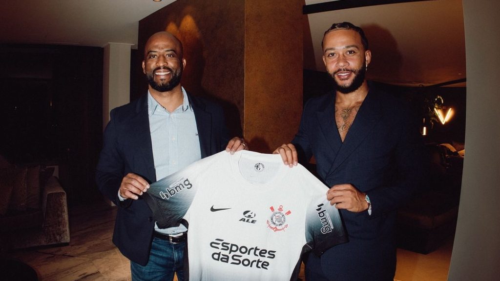 Fabinho Soldado foi quem trouxe Memphis Depay - Foto: Instagram/SCCP.