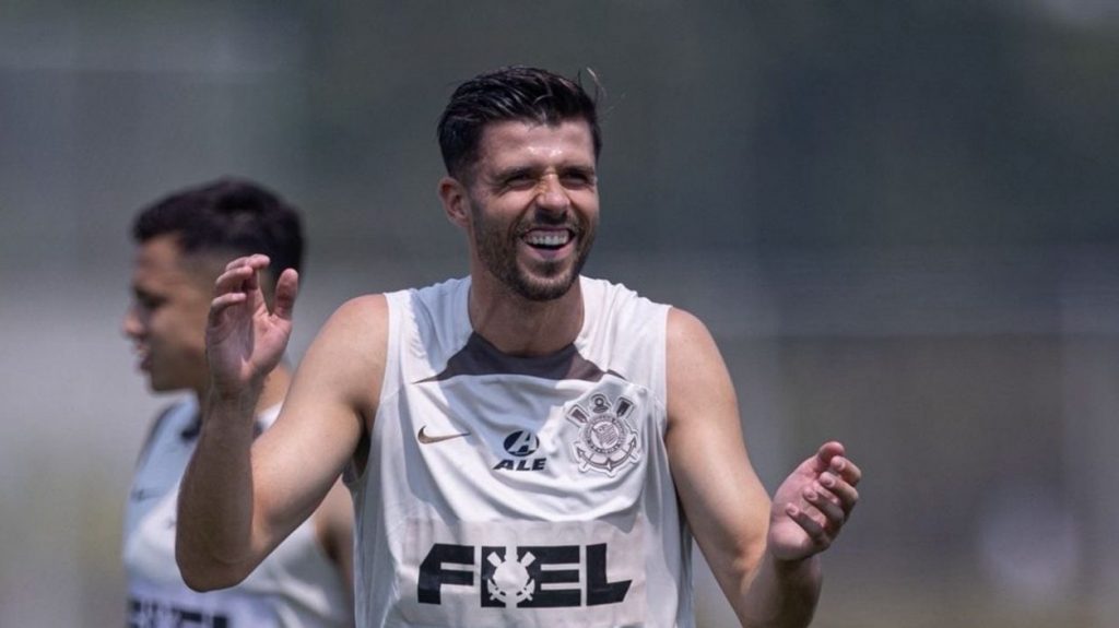 Foto: Agência Corinthians - Héctor Hernández está liberado para voltar a jogar.