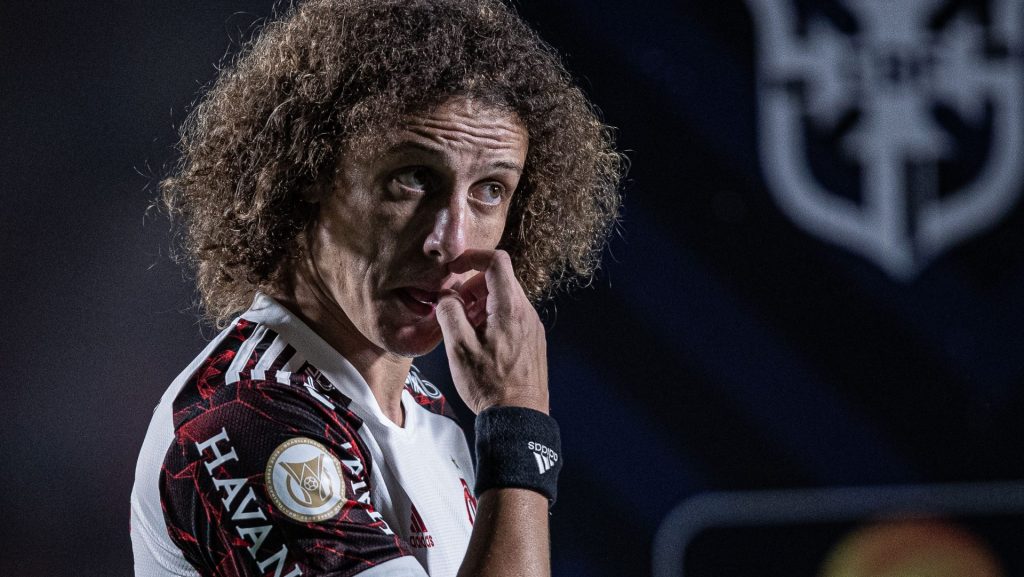 David Luiz tem futuro indefinido - Foto: Heber Gomes/AGIF.