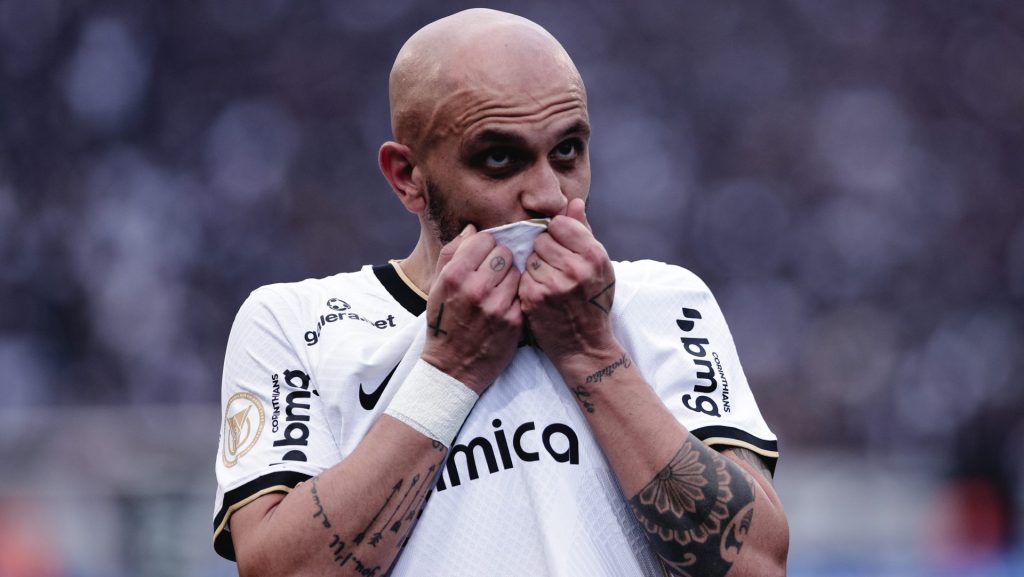 Fábio Santos jogou muito no Corinthians - Foto: Ettore Chiereguini/AGIF.